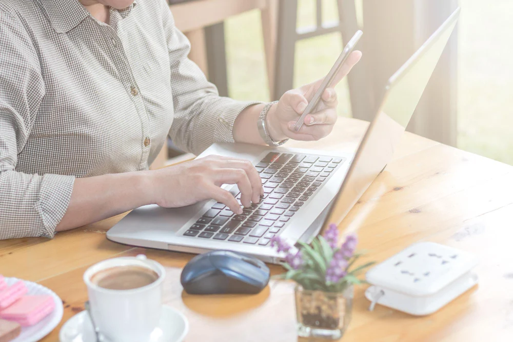 名單型廣告如何讓活動爆滿?提升報名轉換的實戰技巧 2 線上vs線下,哪種名單型活動更適合你?